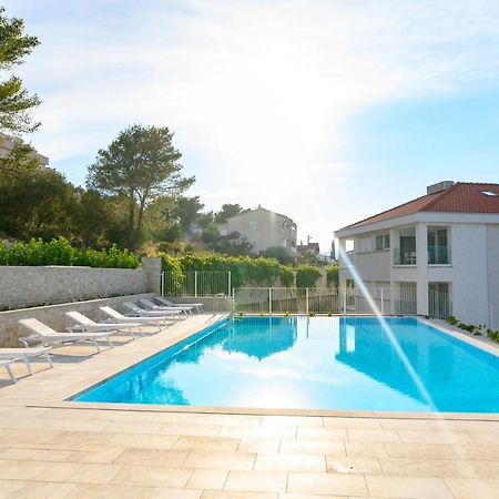 Malo More Resort Arbanija Dış mekan fotoğraf