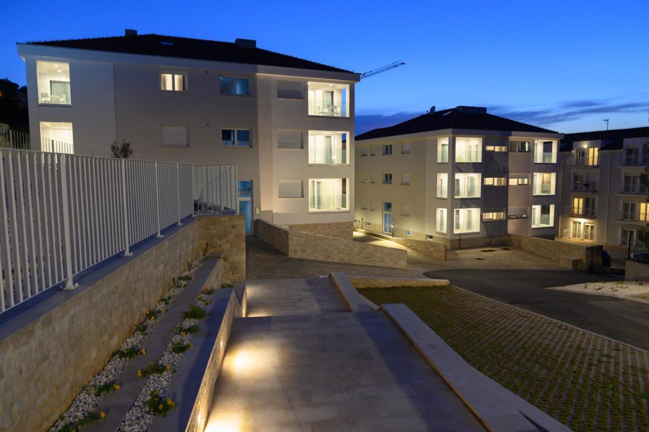 Malo More Resort Arbanija Dış mekan fotoğraf