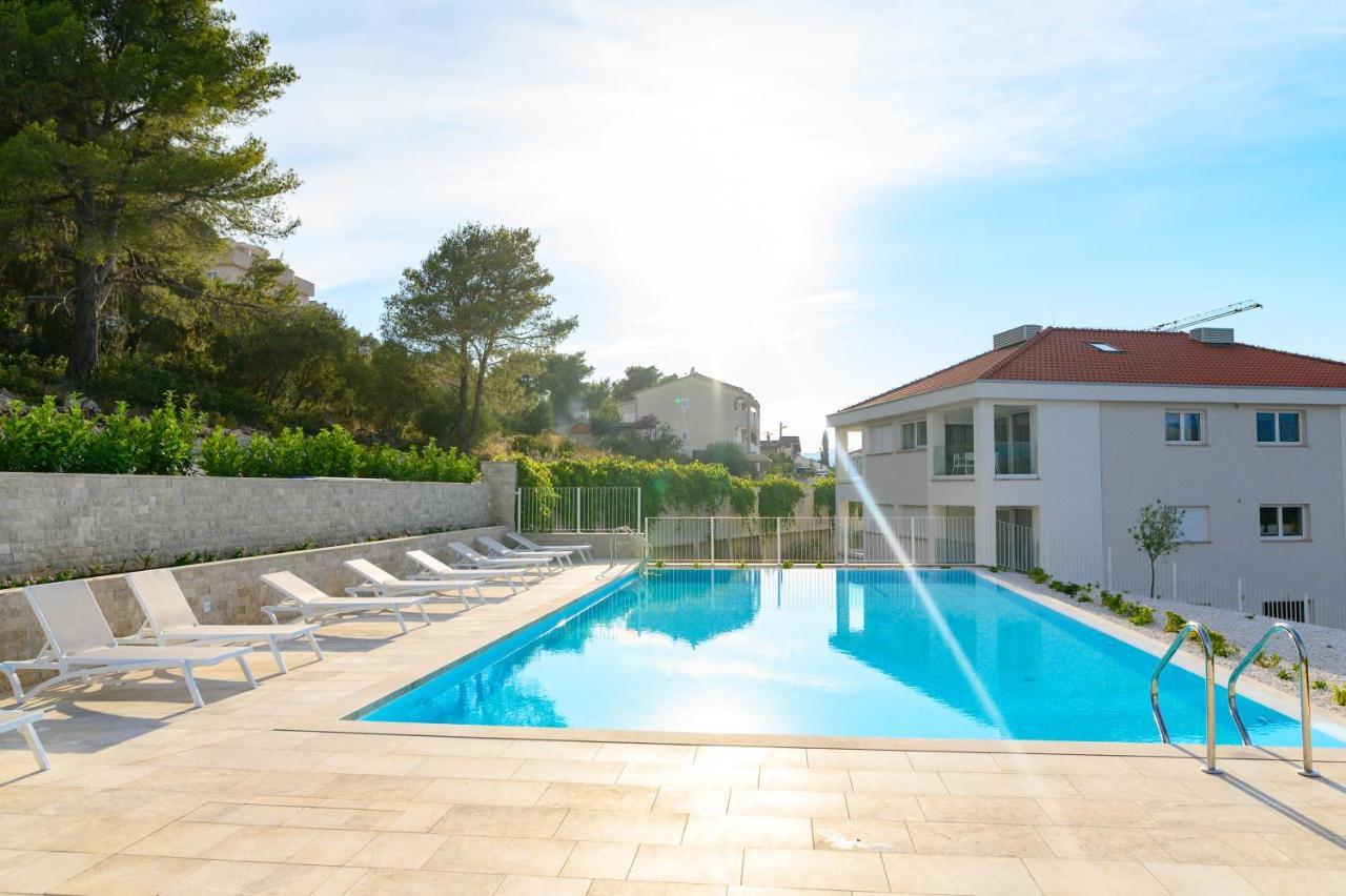 Malo More Resort Arbanija Dış mekan fotoğraf