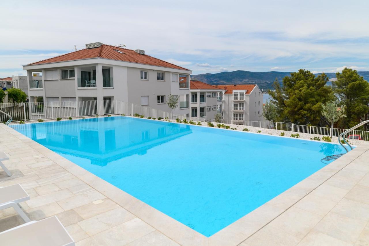 Malo More Resort Arbanija Dış mekan fotoğraf