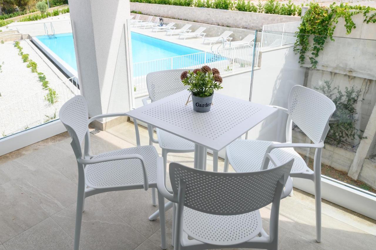 Malo More Resort Arbanija Dış mekan fotoğraf