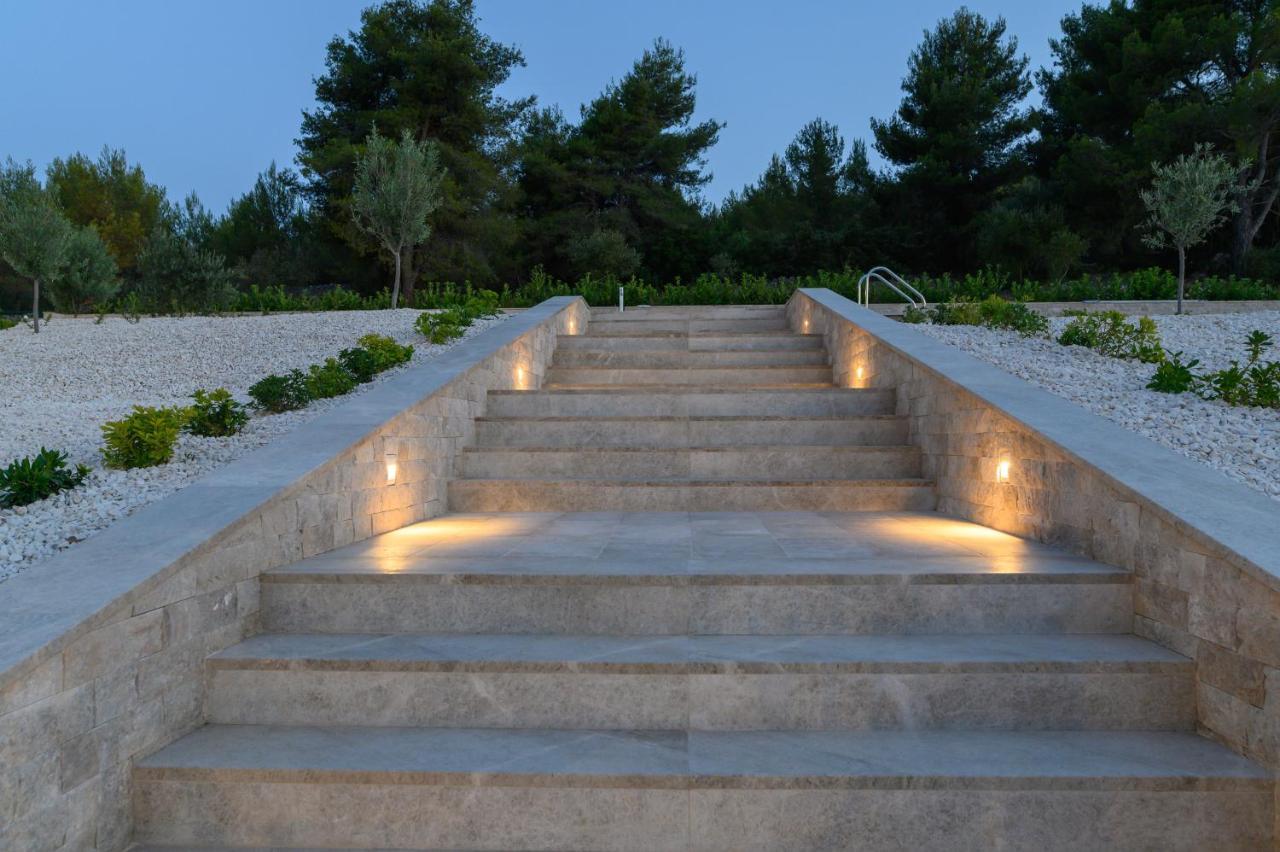 Malo More Resort Arbanija Dış mekan fotoğraf